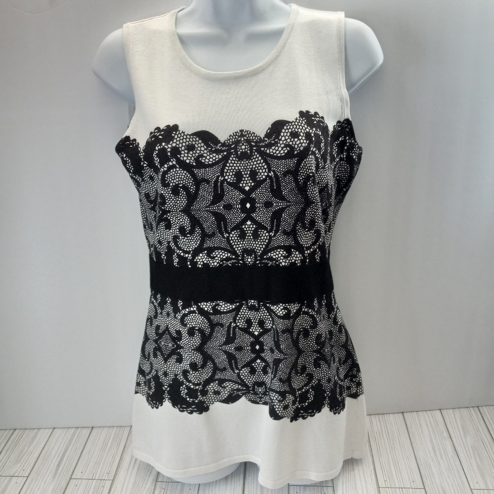 Venus Lace Print Top